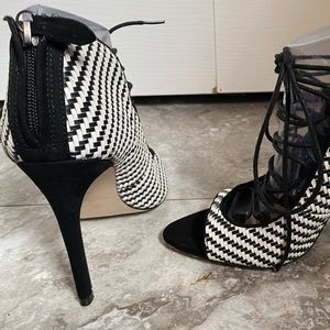Brand new w/ tags! Zara exclusive black & white checked zip heels! Size 9 / 40!!